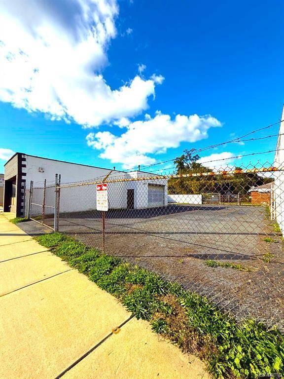 22220 W Warren AVE, Dearborn City, MI 48239