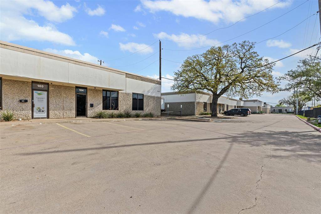 11127 Shady Trail #104, Dallas, TX 75229