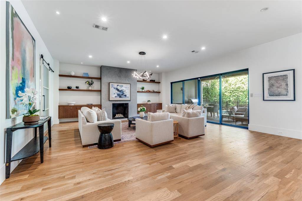 5111 W Amherst Avenue, Dallas, TX 75209