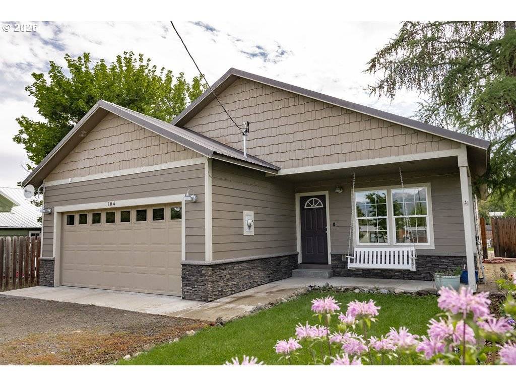 104 N COLLEGE ST, Joseph, OR 97846