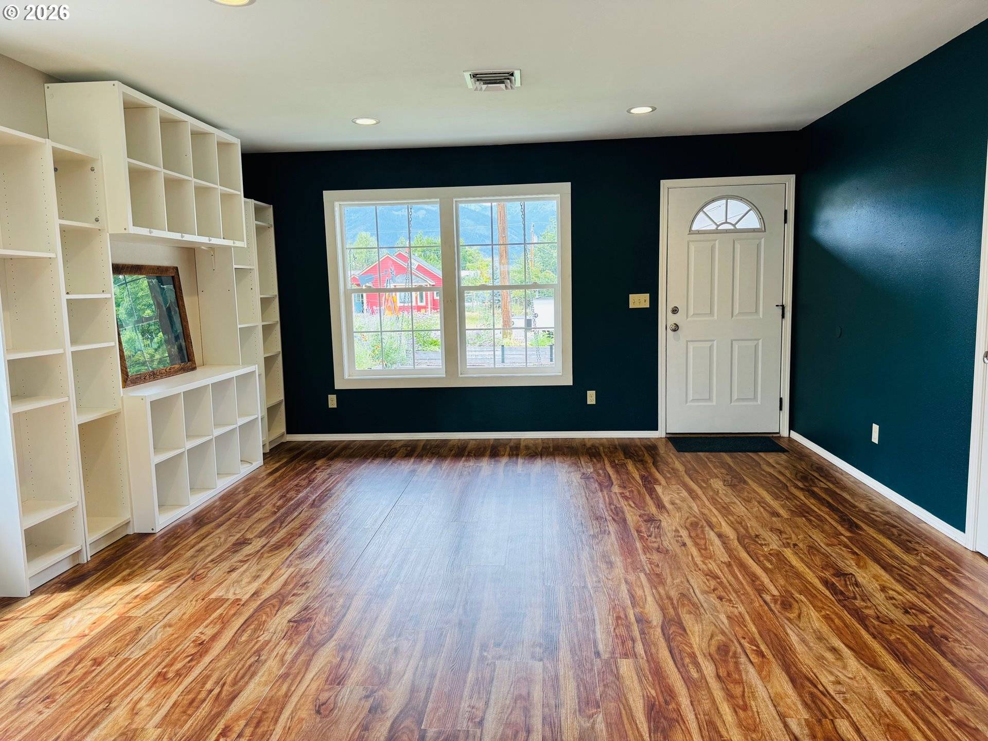 104 N COLLEGE ST, Joseph, OR 97846