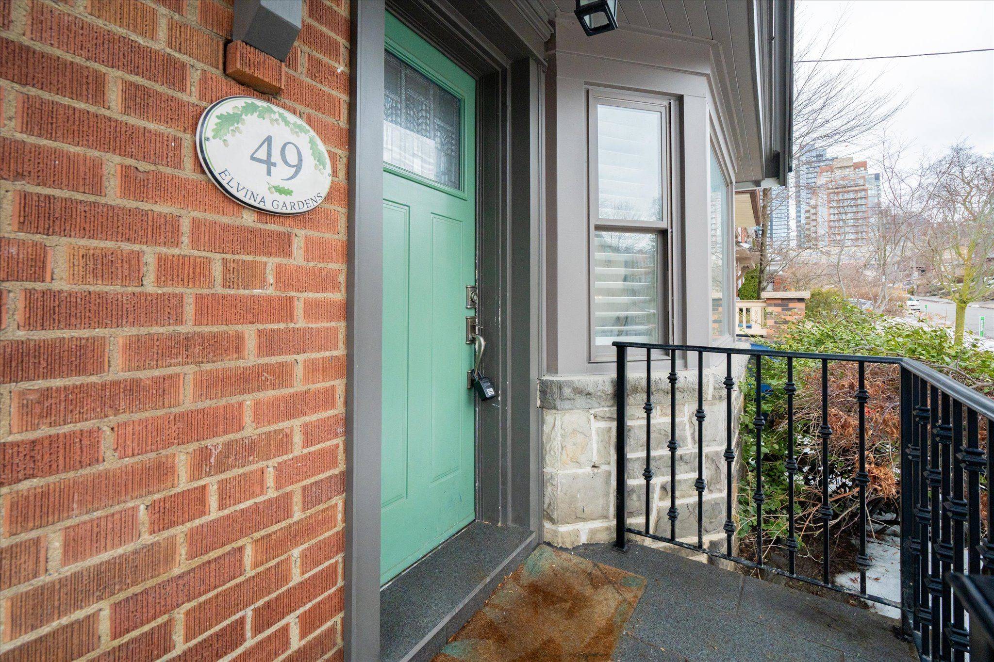 49 Elvina GDNS, Toronto C10, ON M4P 1X7