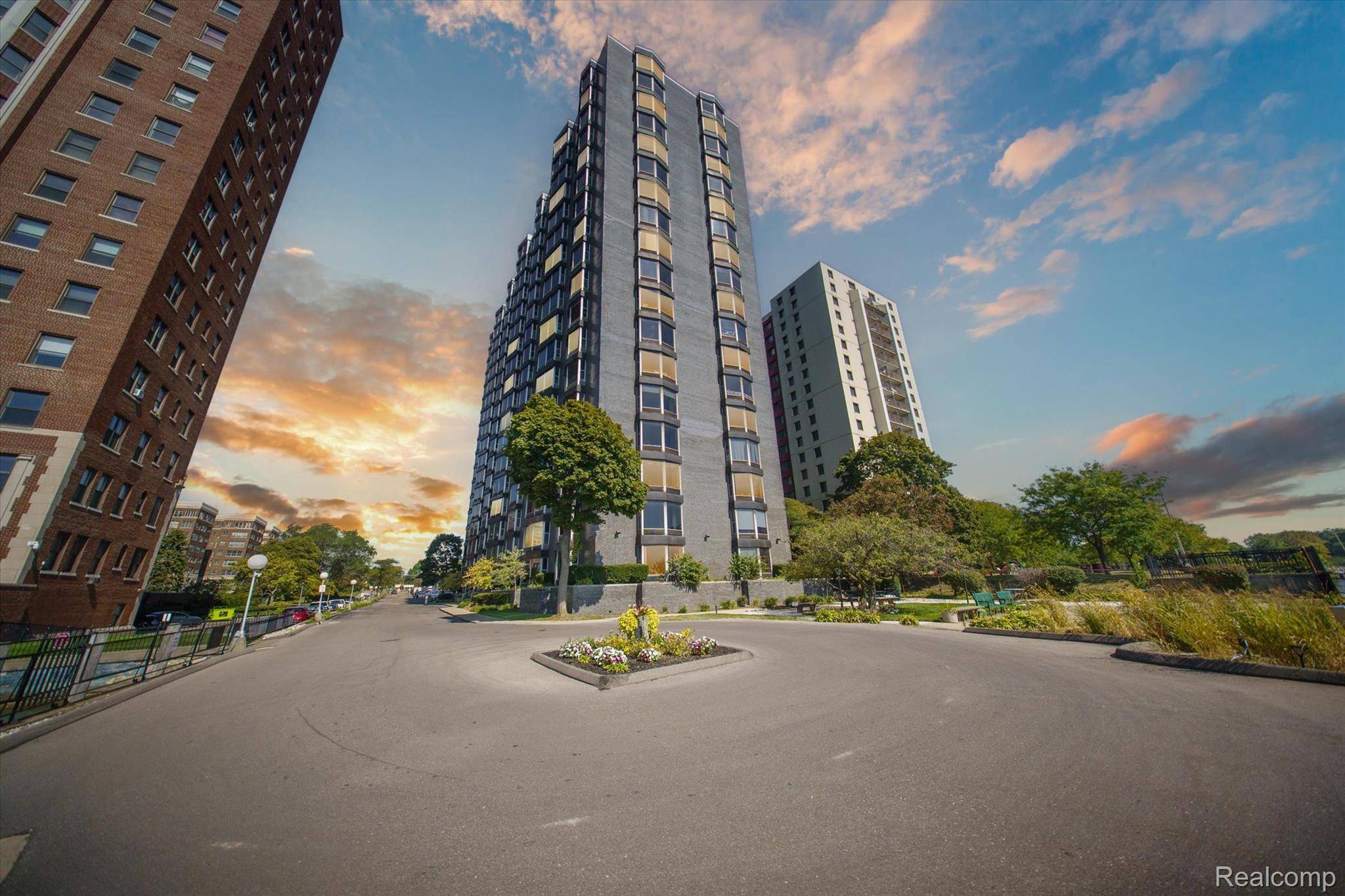 8200 E Jefferson AVE #209, Detroit, MI 48214