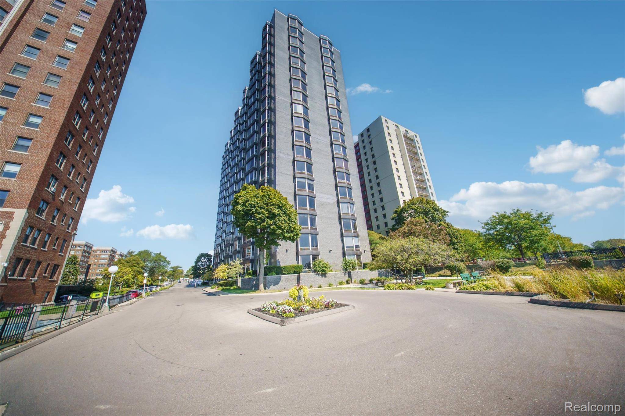 8200 E Jefferson AVE #209, Detroit, MI 48214