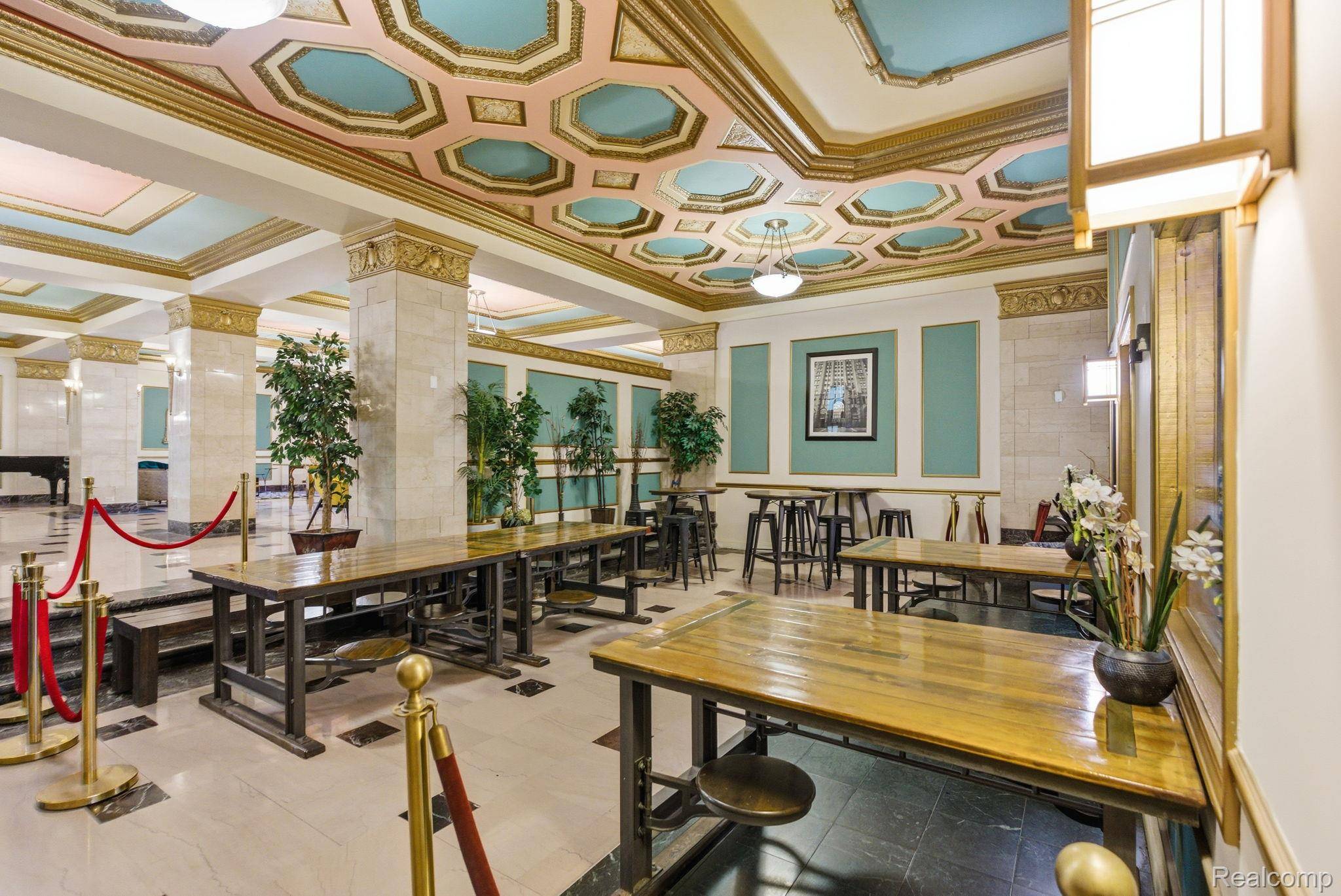 15 E Kirby ST #204, Detroit, MI 48202