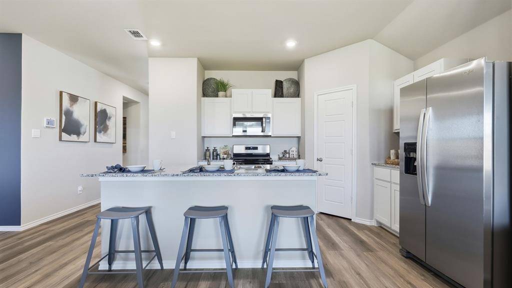 1749 LEEVON Lane, Fort Worth, TX 76140