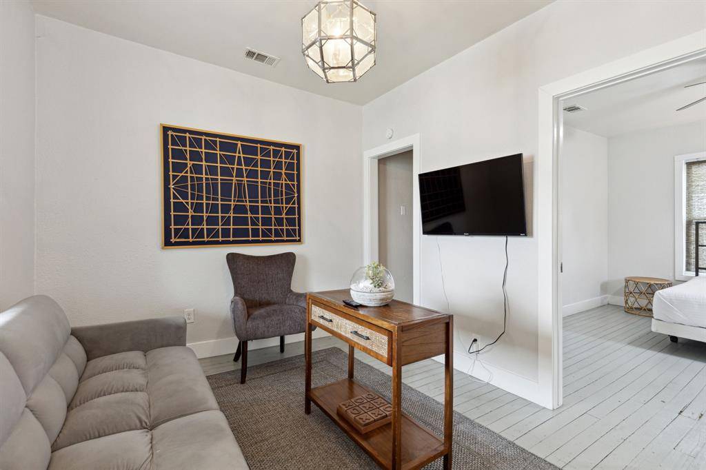 5346 Ash Lane, Dallas, TX 75223