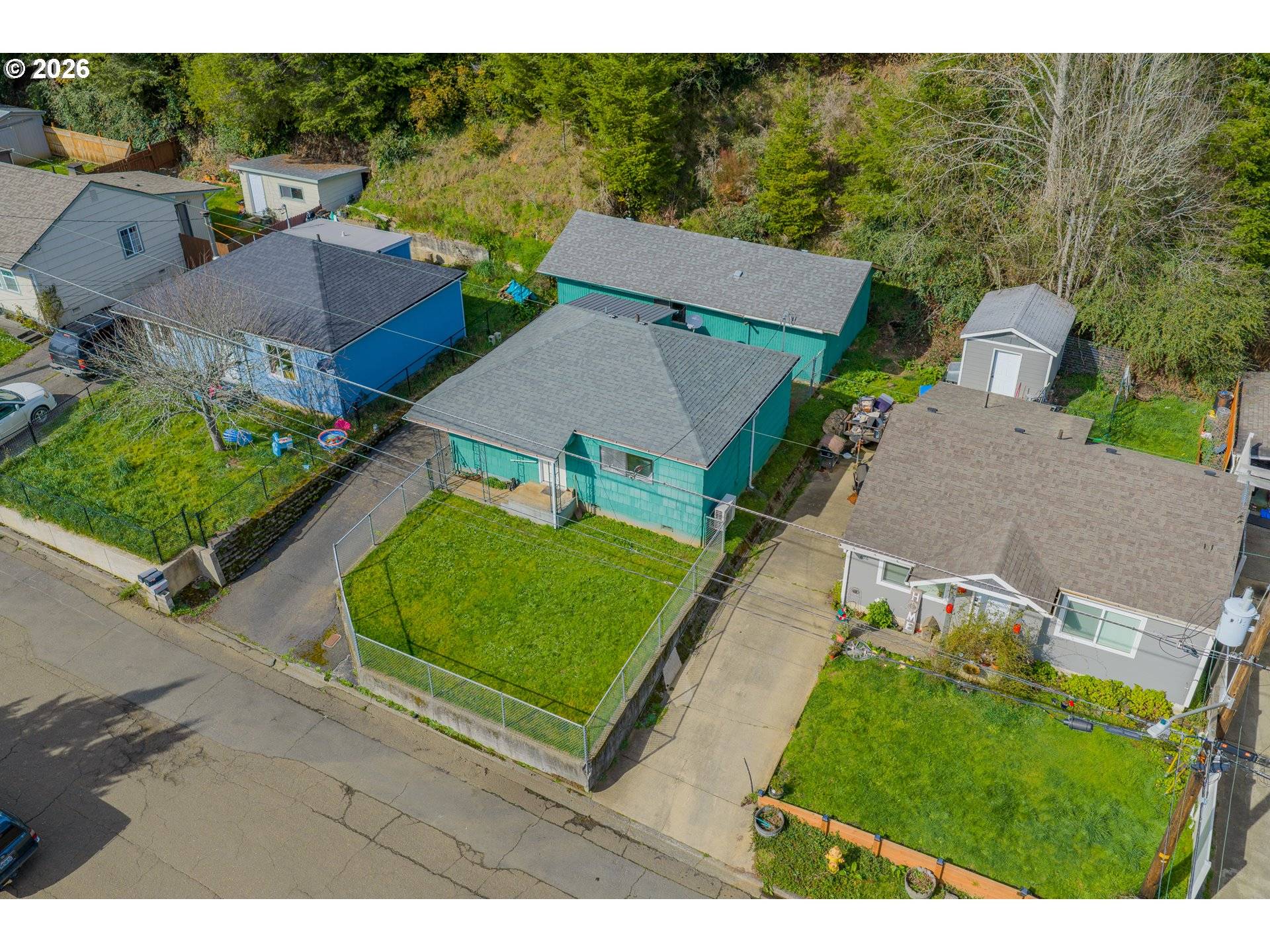 900 W 17TH ST, Coquille, OR 97423