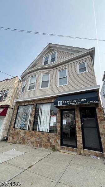 222 Haledon Ave, Prospect Park Boro, NJ 07508