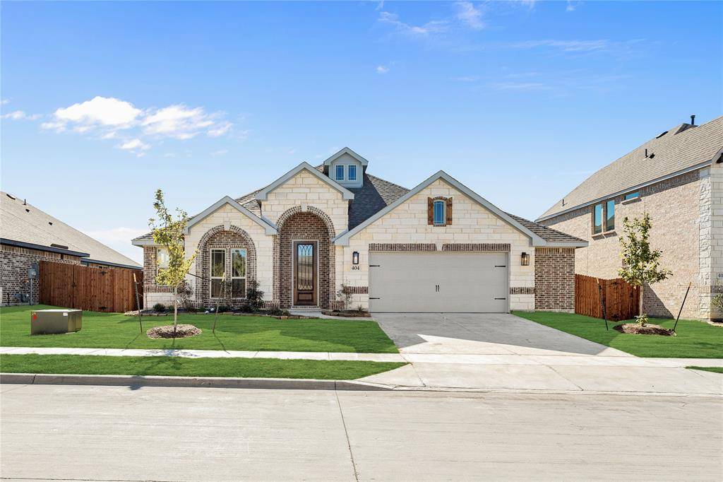 404 Atlas Cedar Drive, Glenn Heights, TX 75154