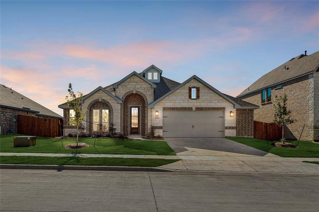 404 Atlas Cedar Drive, Glenn Heights, TX 75154