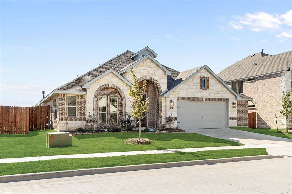 404 Atlas Cedar Drive, Glenn Heights, TX 75154