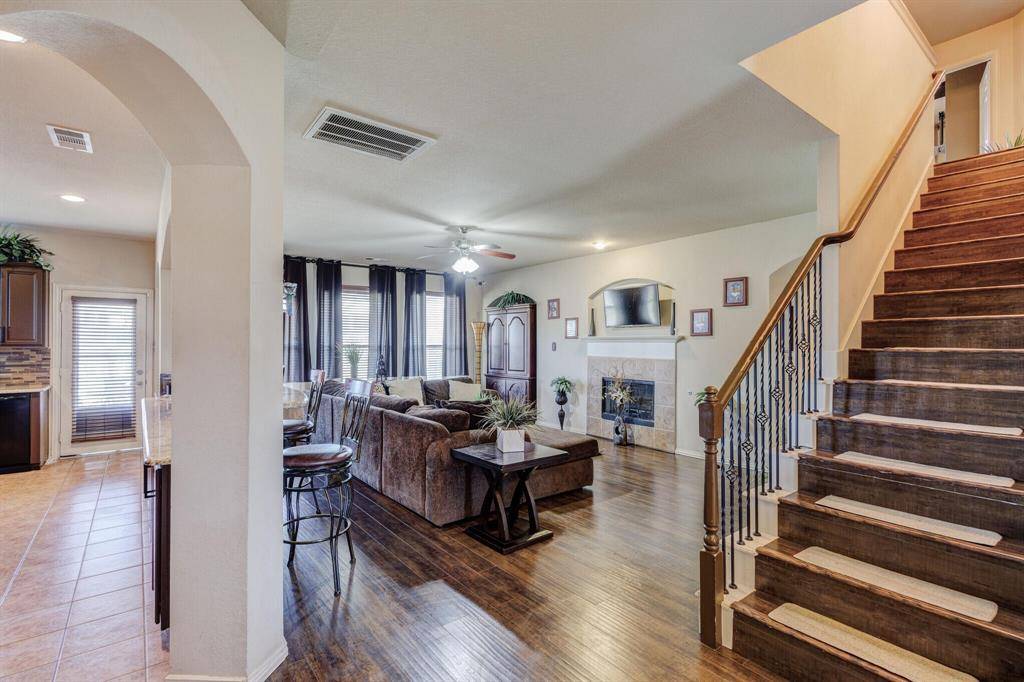 936 Bending Oak Drive, Cedar Hill, TX 75104