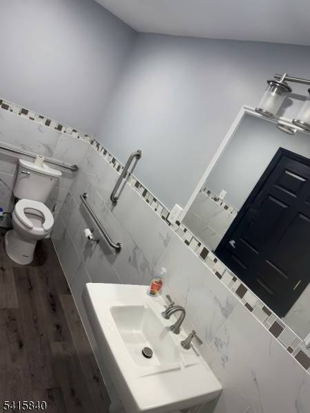 865 Teaneck Rd, Teaneck Twp., NJ 07666