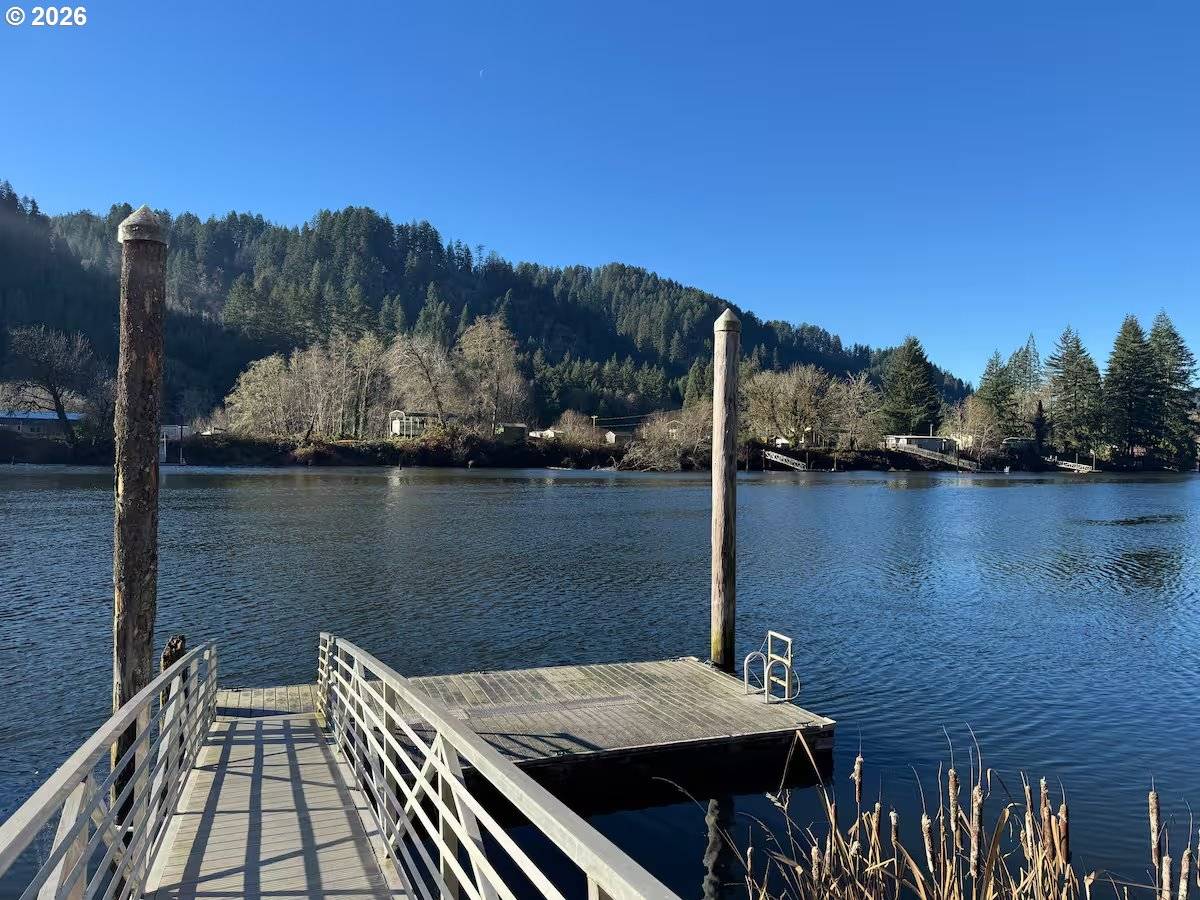 10298 HIGHWAY 126, Mapleton, OR 97453