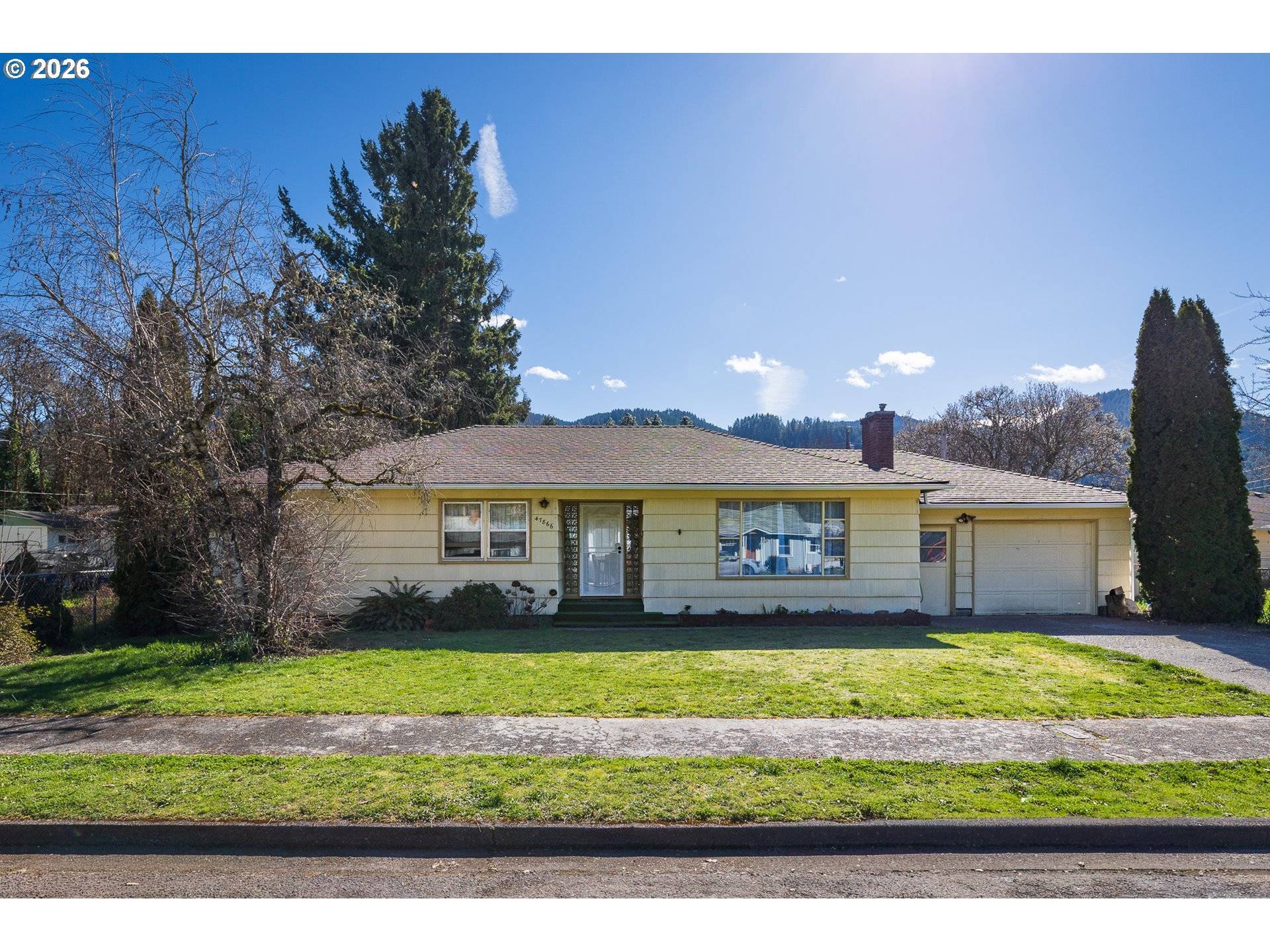 47866 W 1ST ST, Oakridge, OR 97463