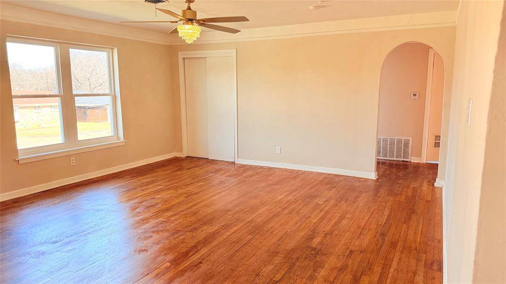 2816 Gardenia Street, Fort Worth, TX 76119