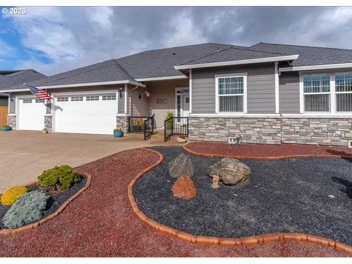 680 NW 11TH AVE, Canby, OR 97013