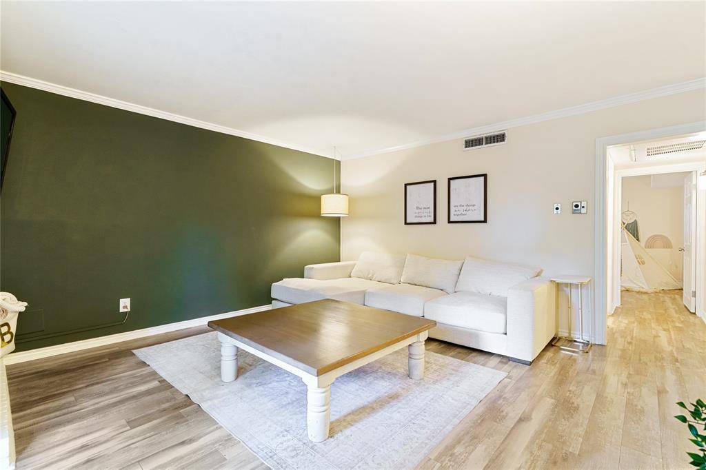 7707 Meadow Park Drive #112, Dallas, TX 75230