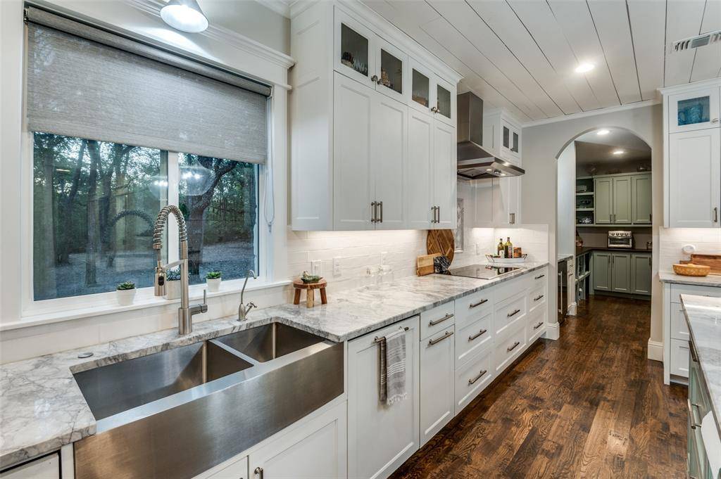 1042 Cardinal Drive, Bartonville, TX 76226