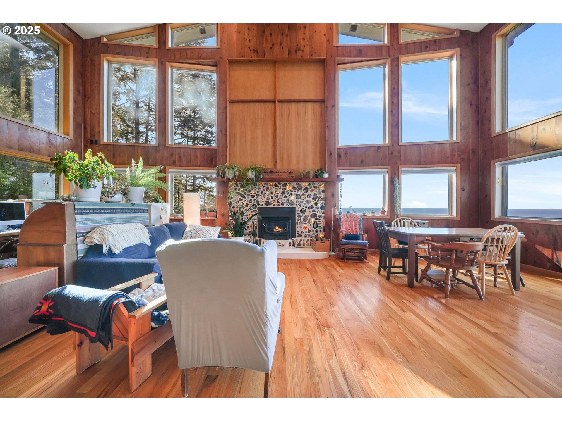 674 PACIFIC VIEW DR, Yachats, OR 97498