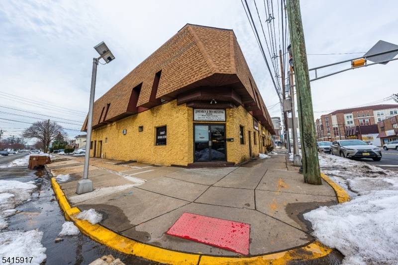 236 S Wood Ave, Linden City, NJ 07036