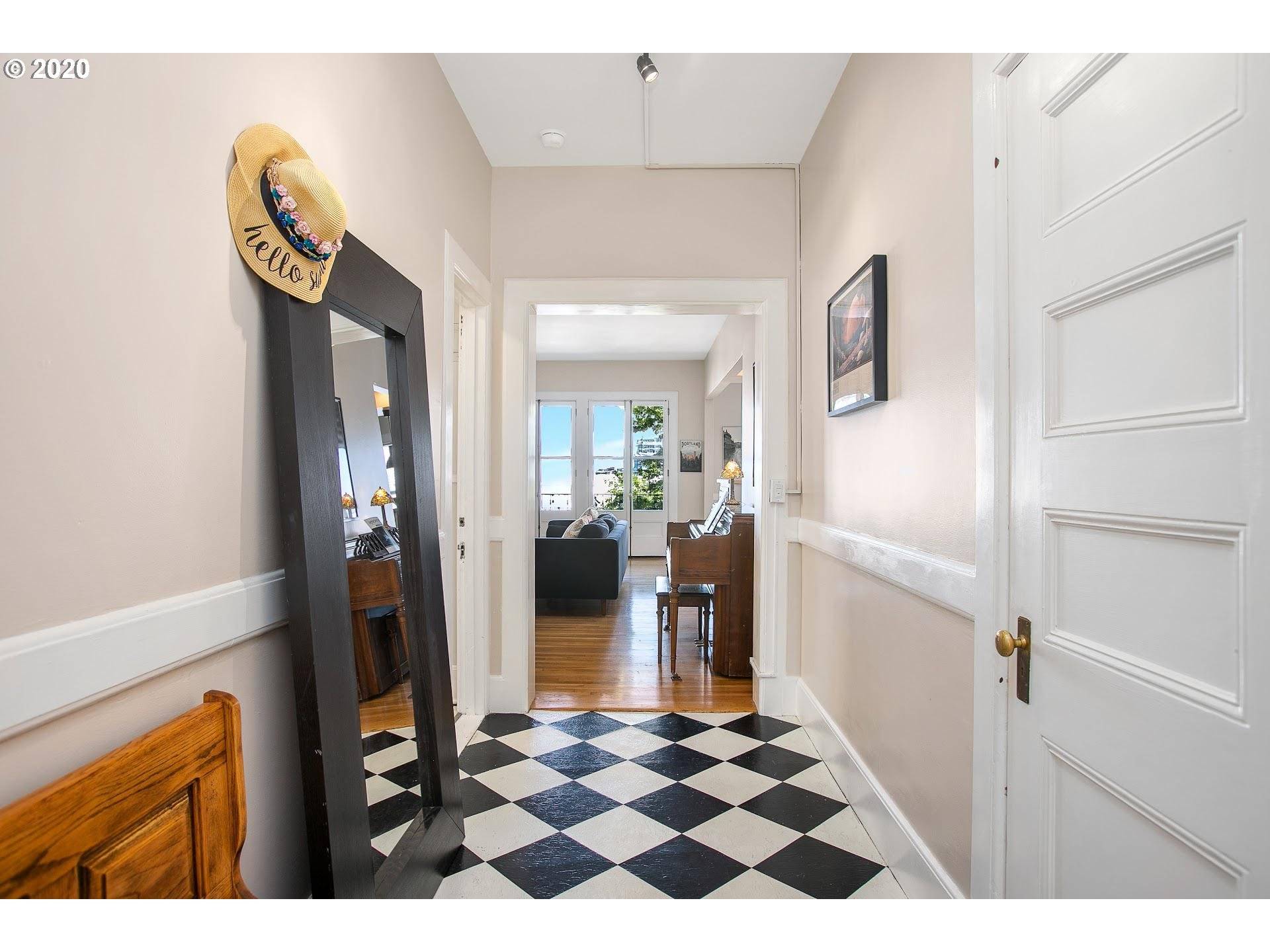 731 SW KING AVE #16, Portland, OR 97205