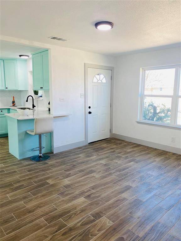 6836 Western Hills Drive, Dallas, TX 75217