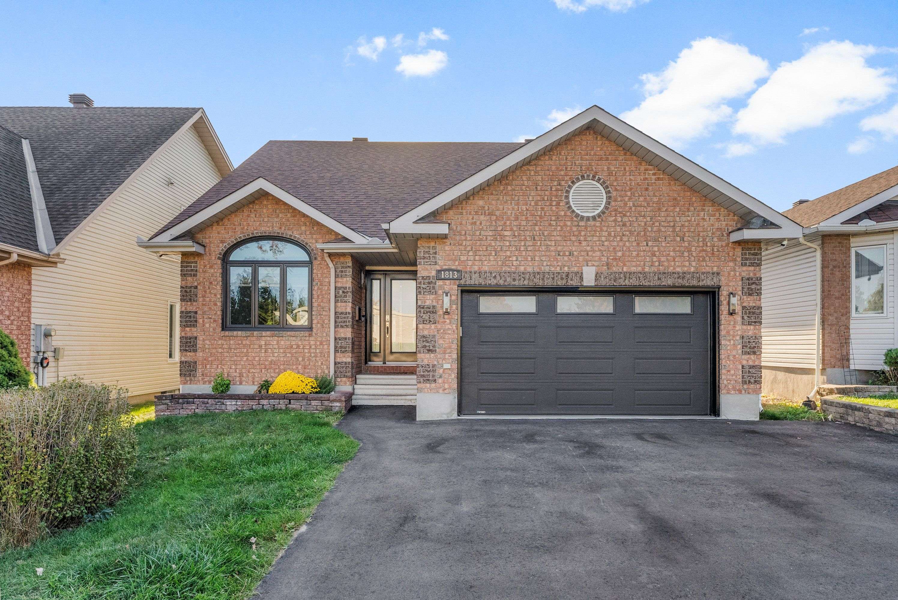 1813 Elmridge DR, Beacon Hill North - South And Area, ON K1J 6S3