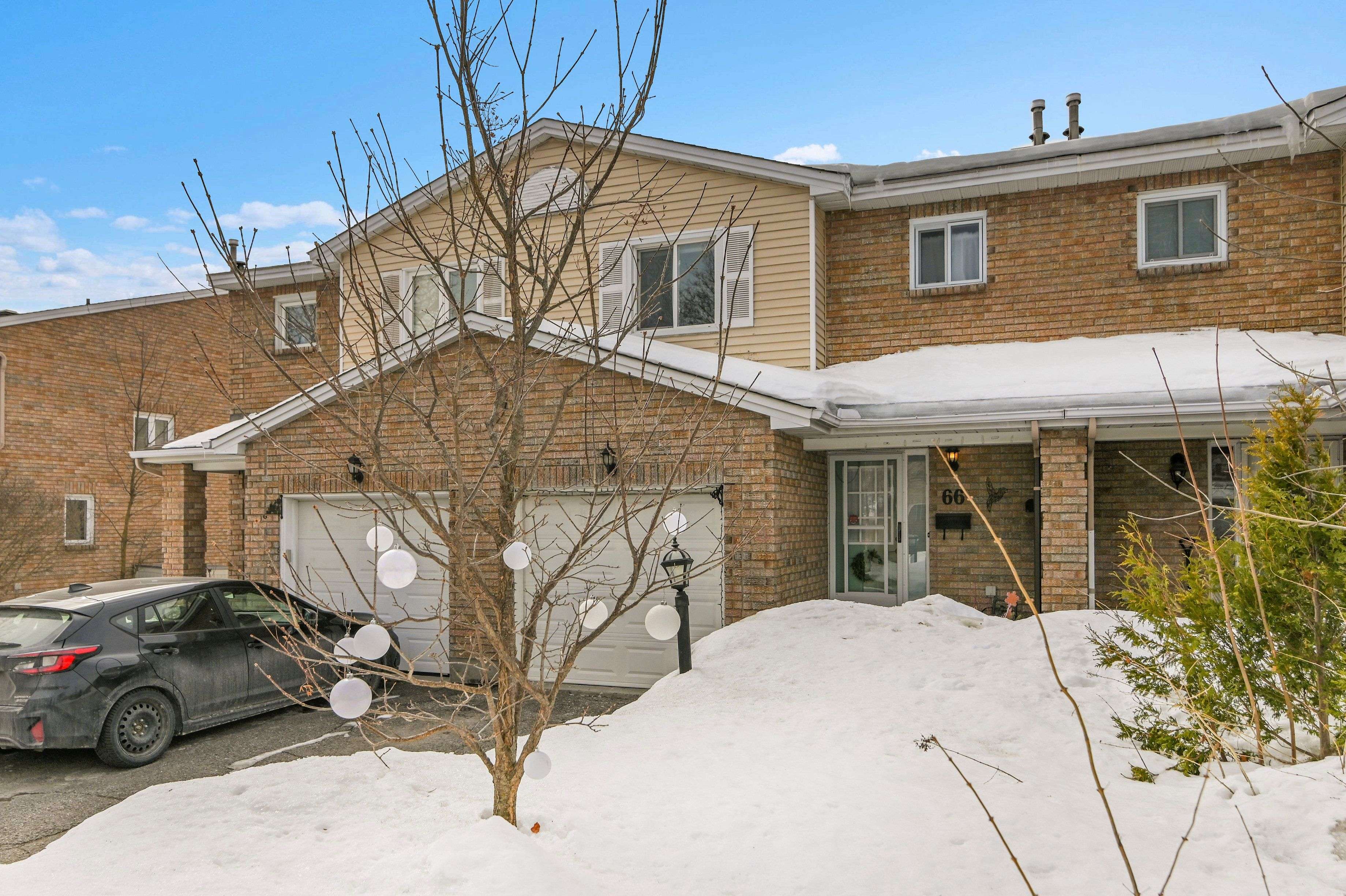 66 Hummingbird CRES, Barrhaven, ON K2J 3A3