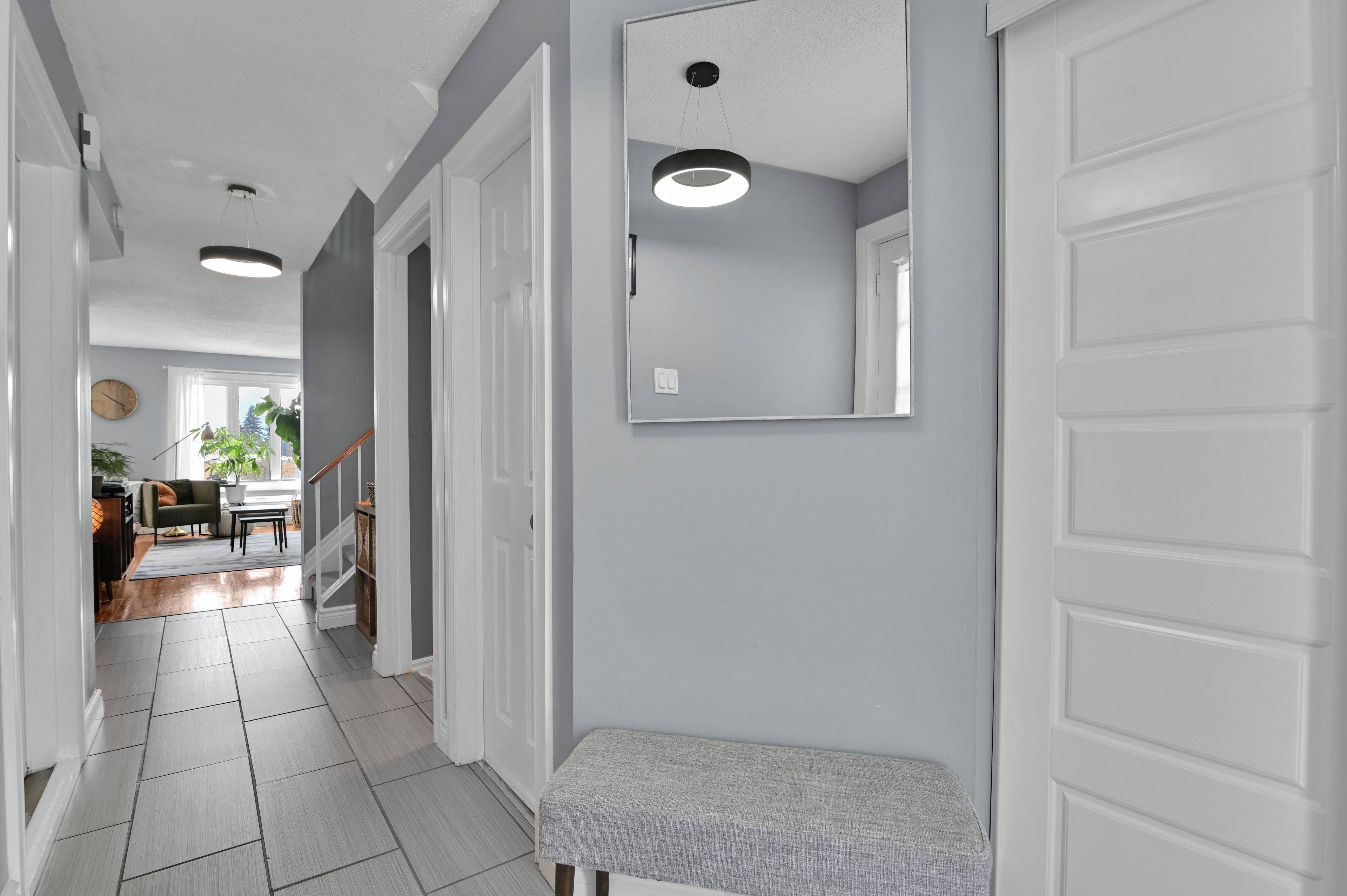 66 Hummingbird CRES, Barrhaven, ON K2J 3A3