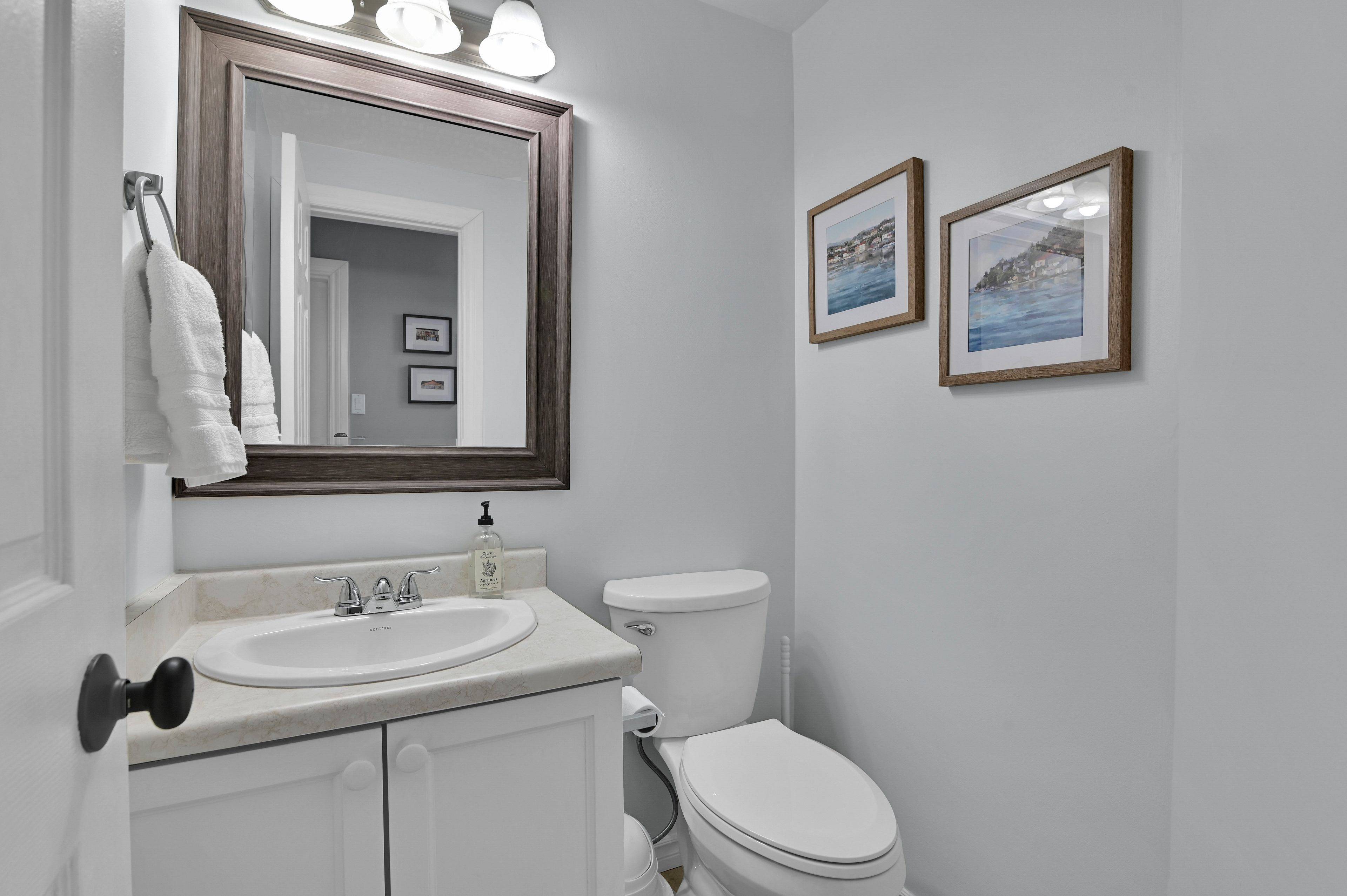 66 Hummingbird CRES, Barrhaven, ON K2J 3A3