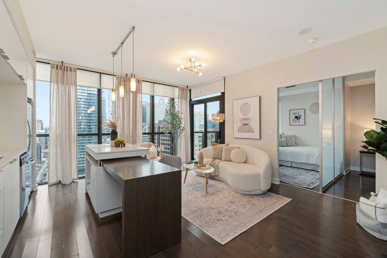 110 Charles ST E #2404, Toronto C08, ON M4Y 1T5