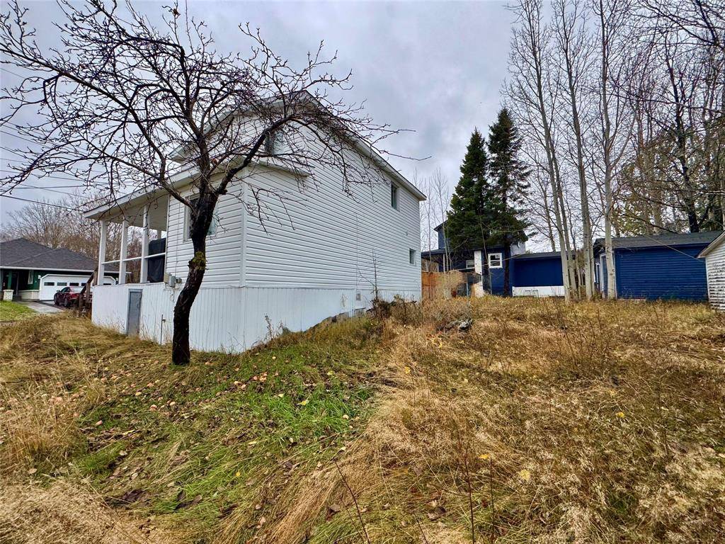 4 Quinton Street, Lewisporte, NL A0G 3A0