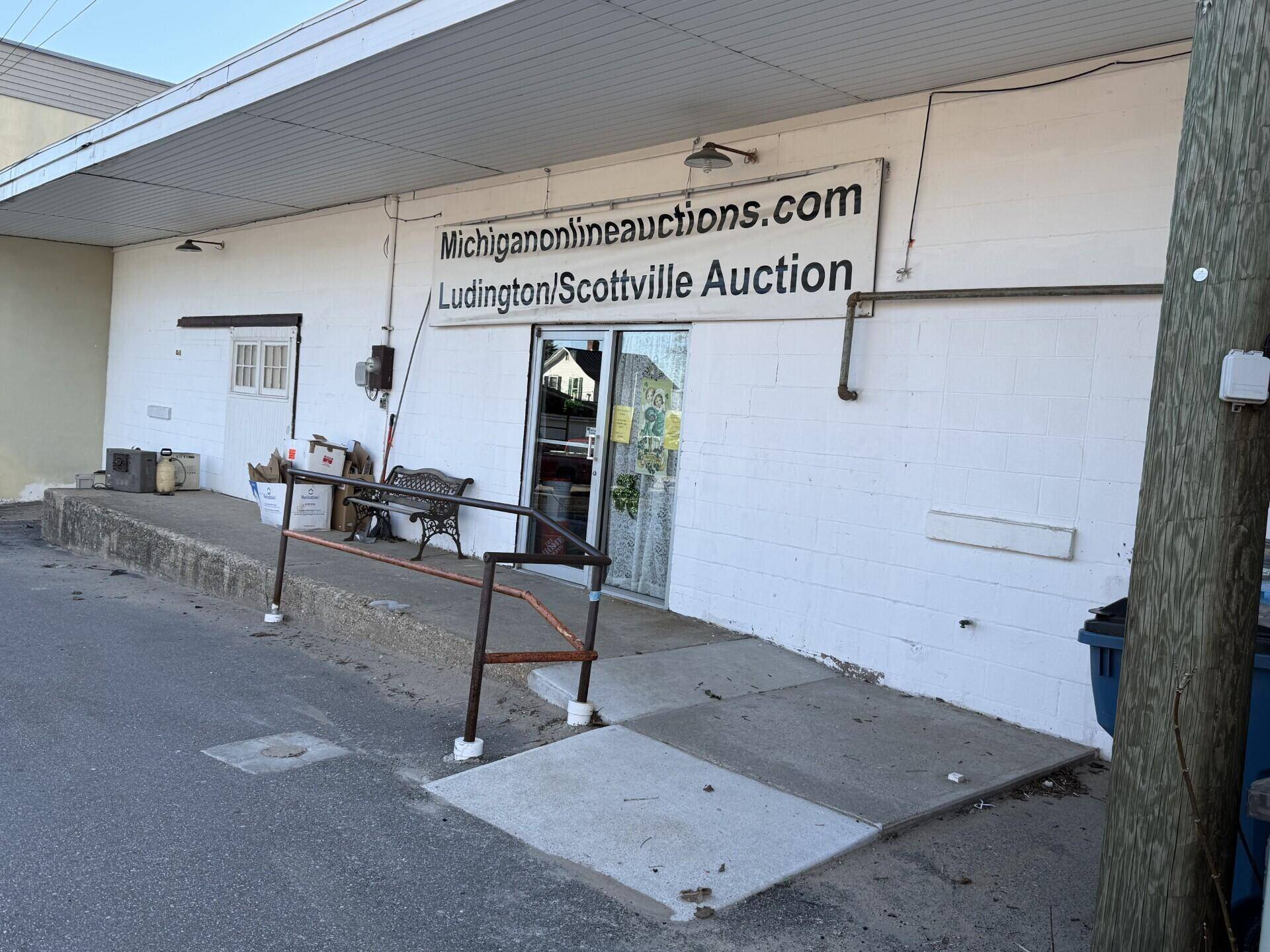 107 S Main ST, Scottville, MI 49454