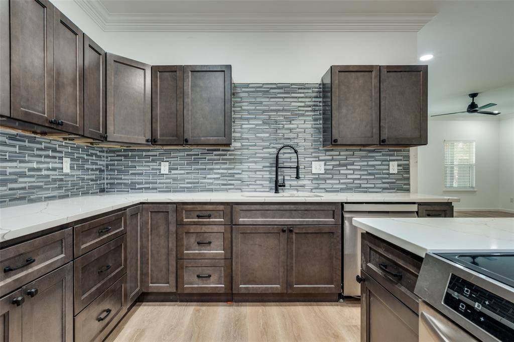 1727 Pear, Dallas, TX 75215