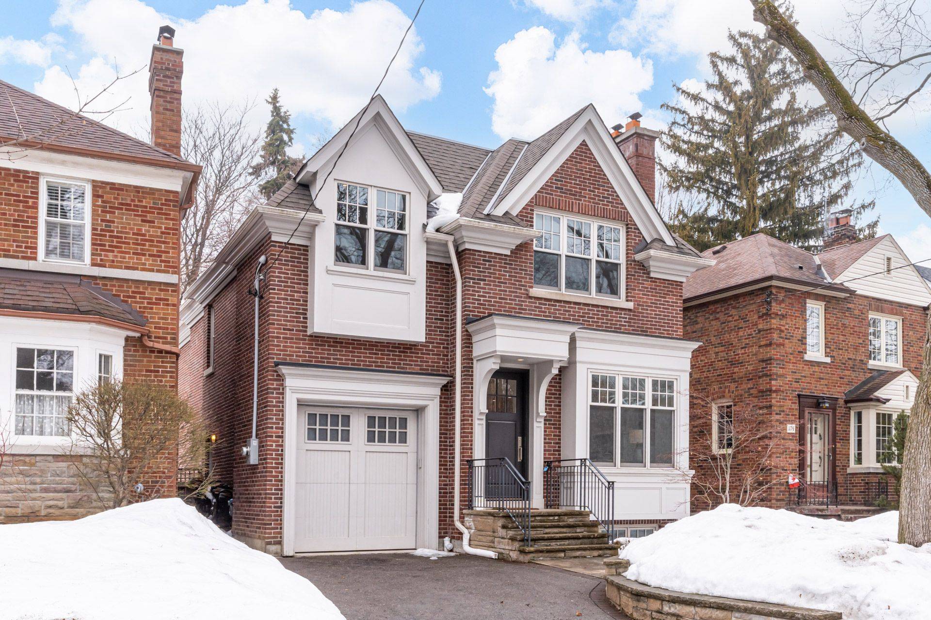 172 Hanna RD, Toronto C11, ON M4G 3N8