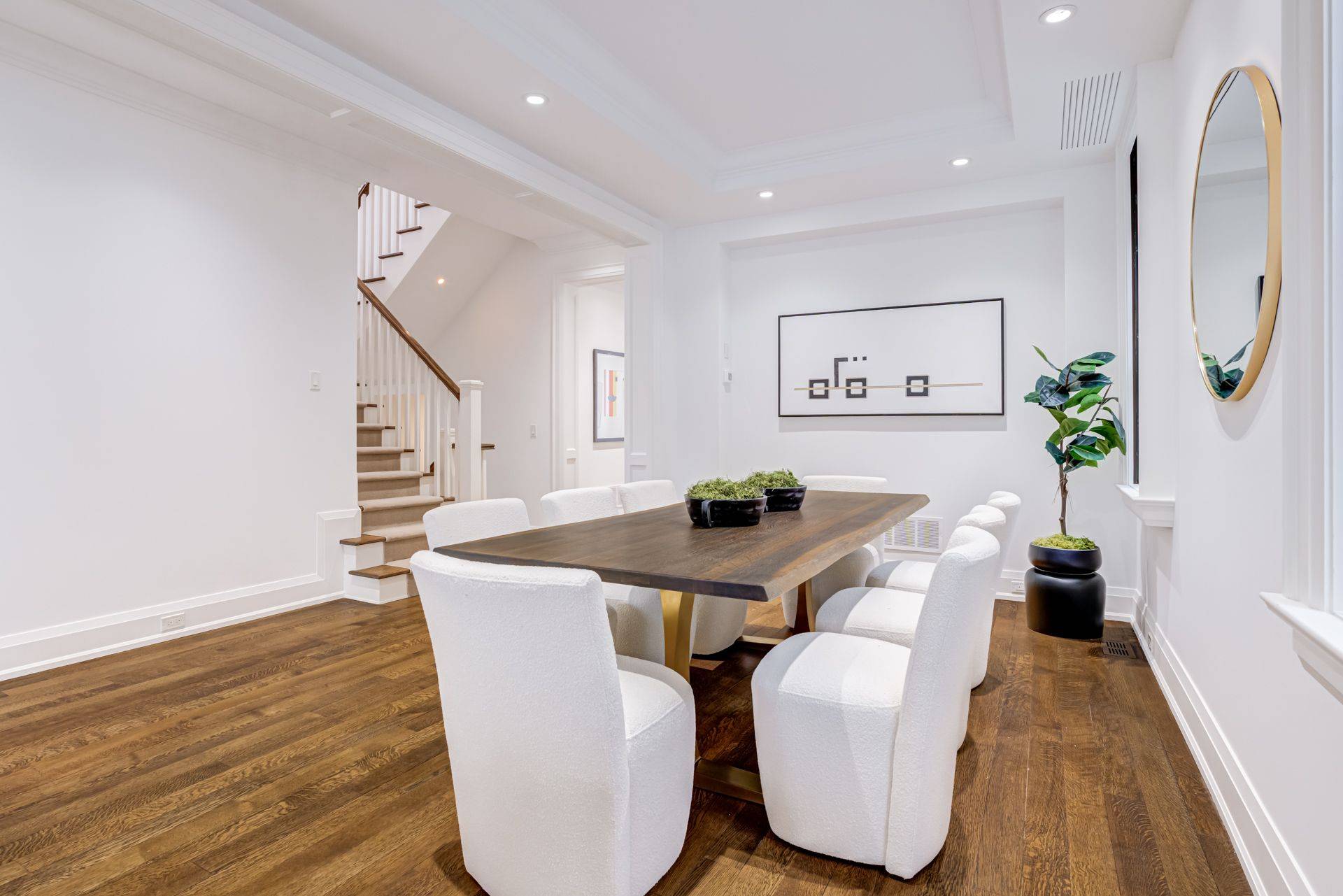 172 Hanna RD, Toronto C11, ON M4G 3N8