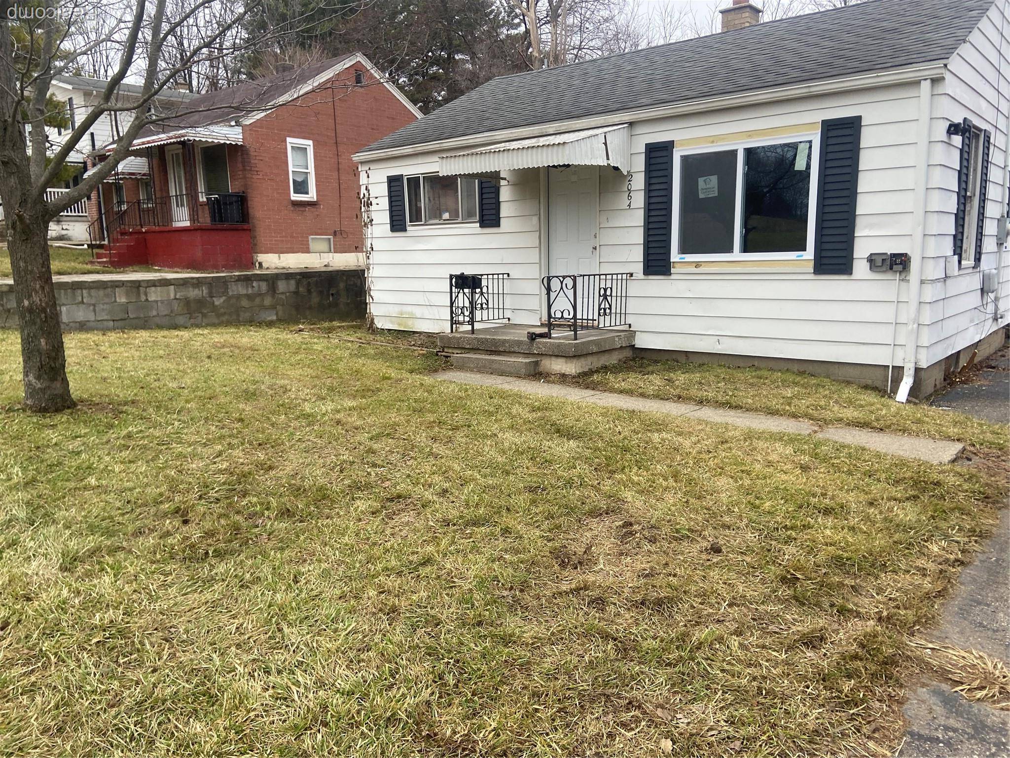 2064 Lavelle RD, Flint Charter Township, MI 48504