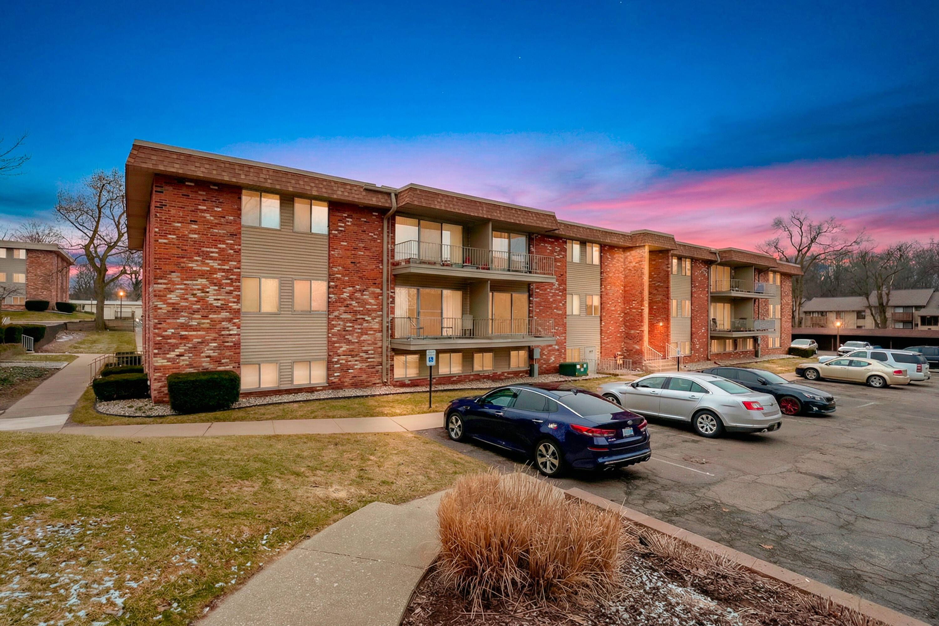 734 W Kilgore RD #101, Kalamazoo City, MI 49008