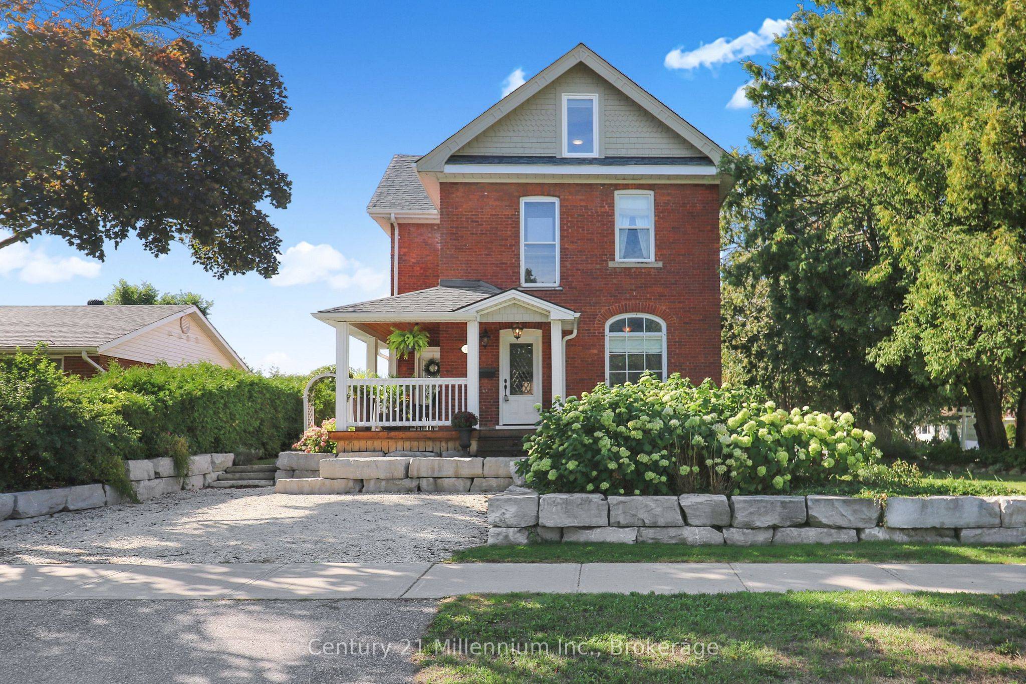 439 Birch ST, Collingwood, ON L9Y 2W4