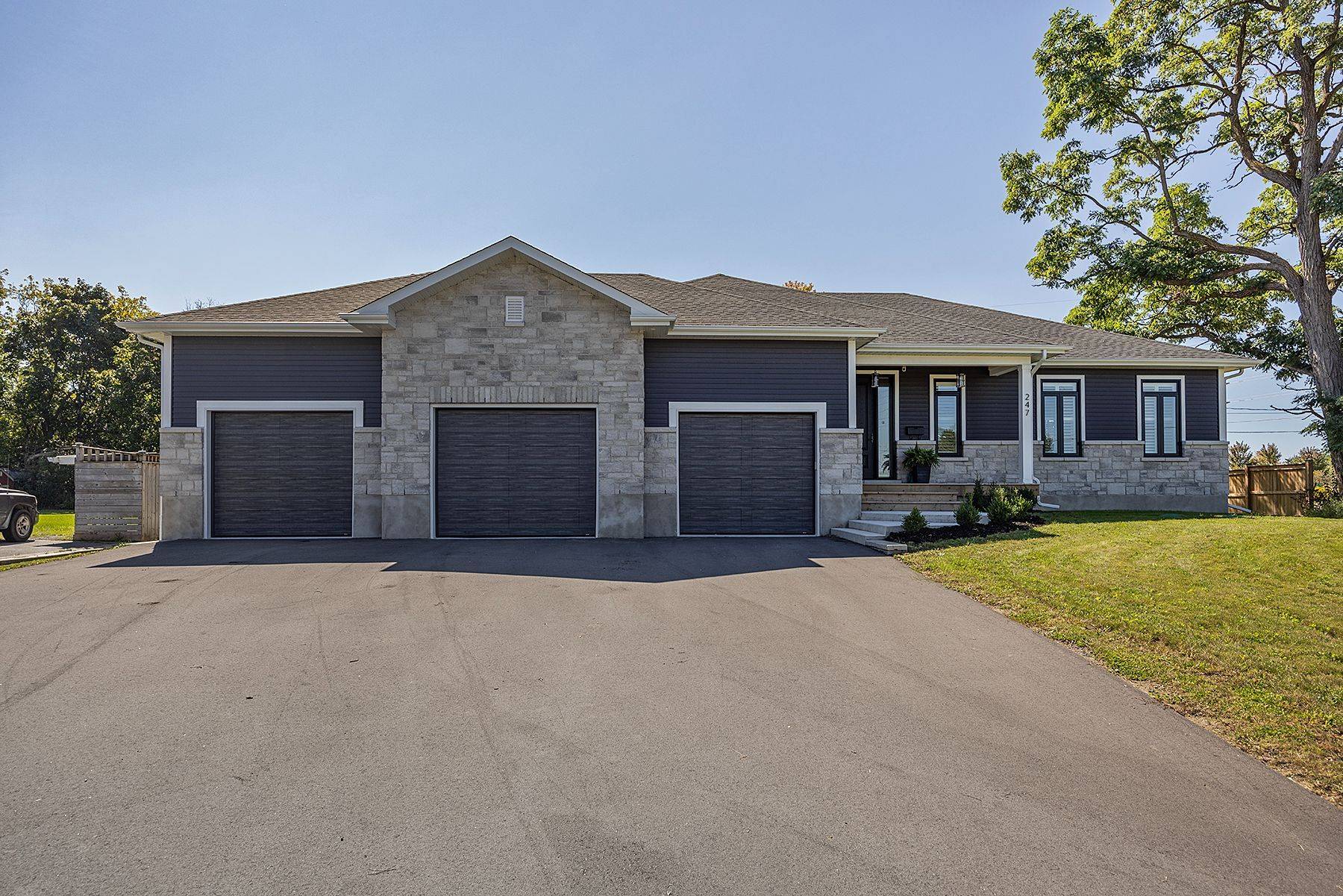 247 ARNOLD ST, Kingston, ON K7M 3L7