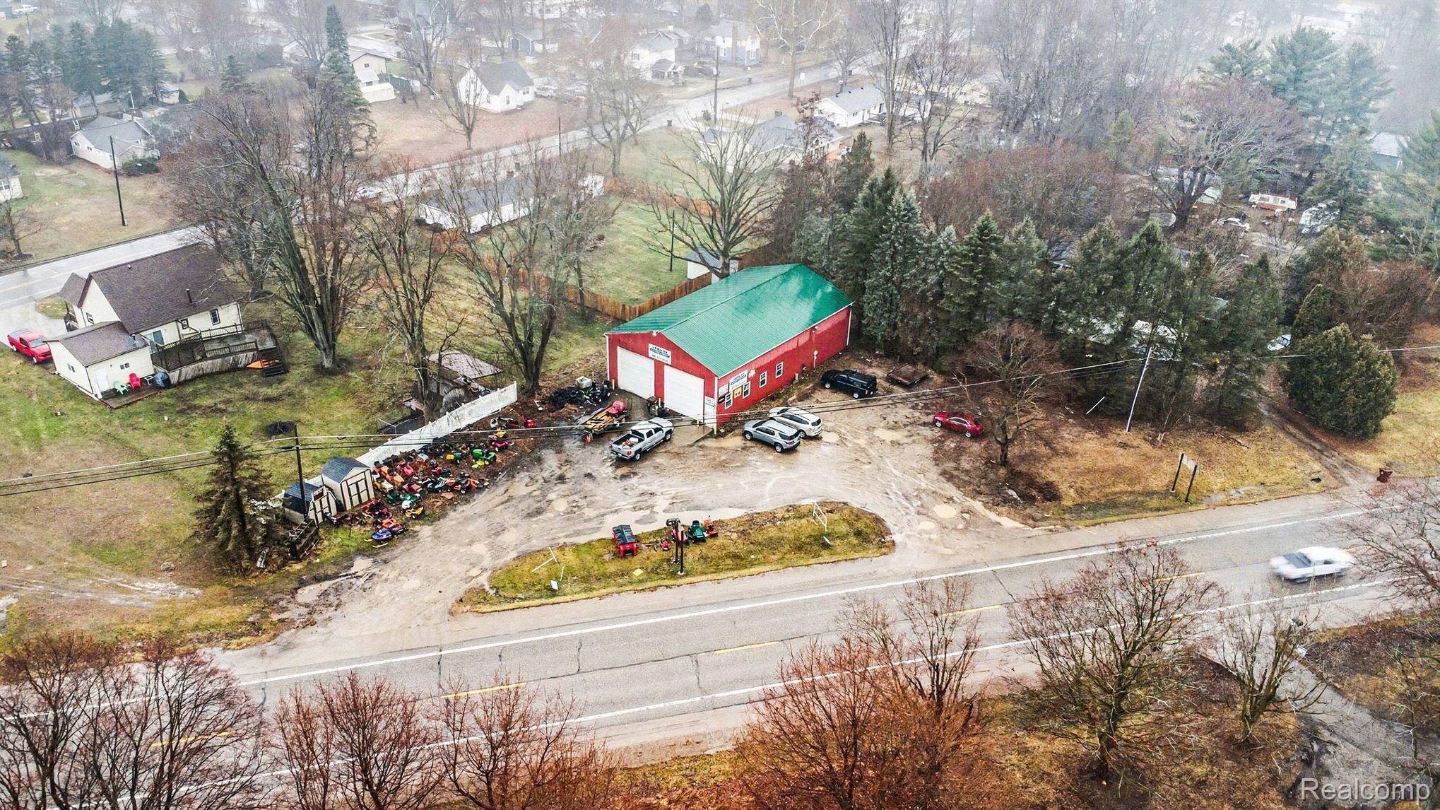 7320 E M 71, Vernon Village, MI 48476
