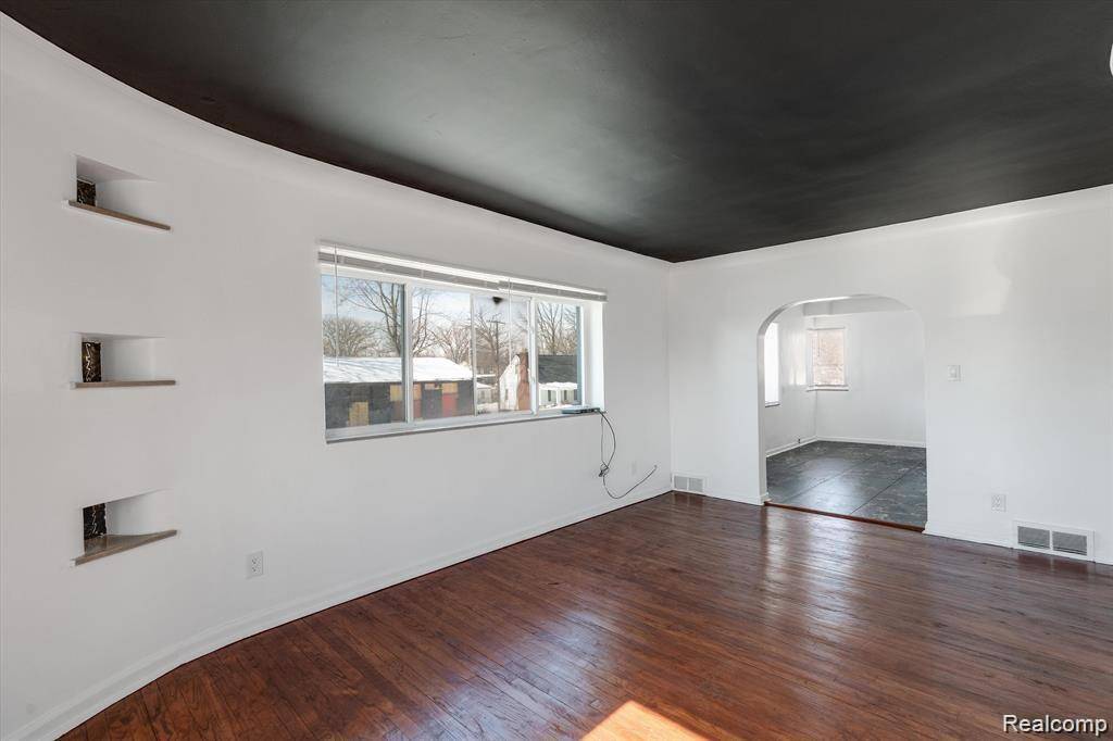 13144 PLYMOUTH RD, Detroit, MI 48227