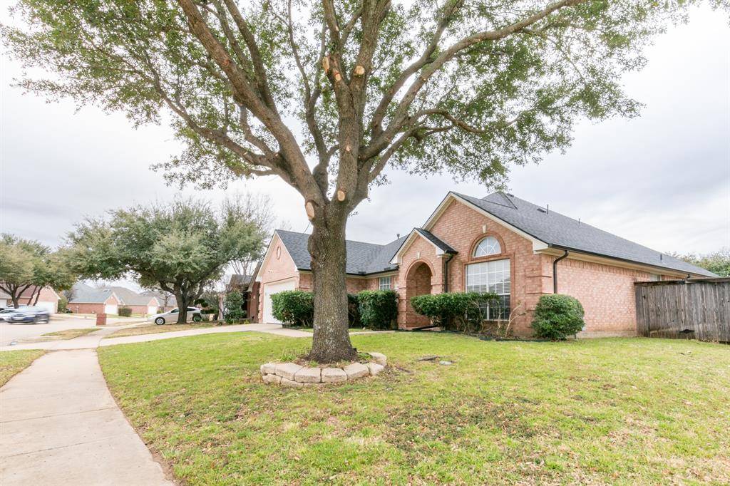 1400 Lyra Lane, Arlington, TX 76013