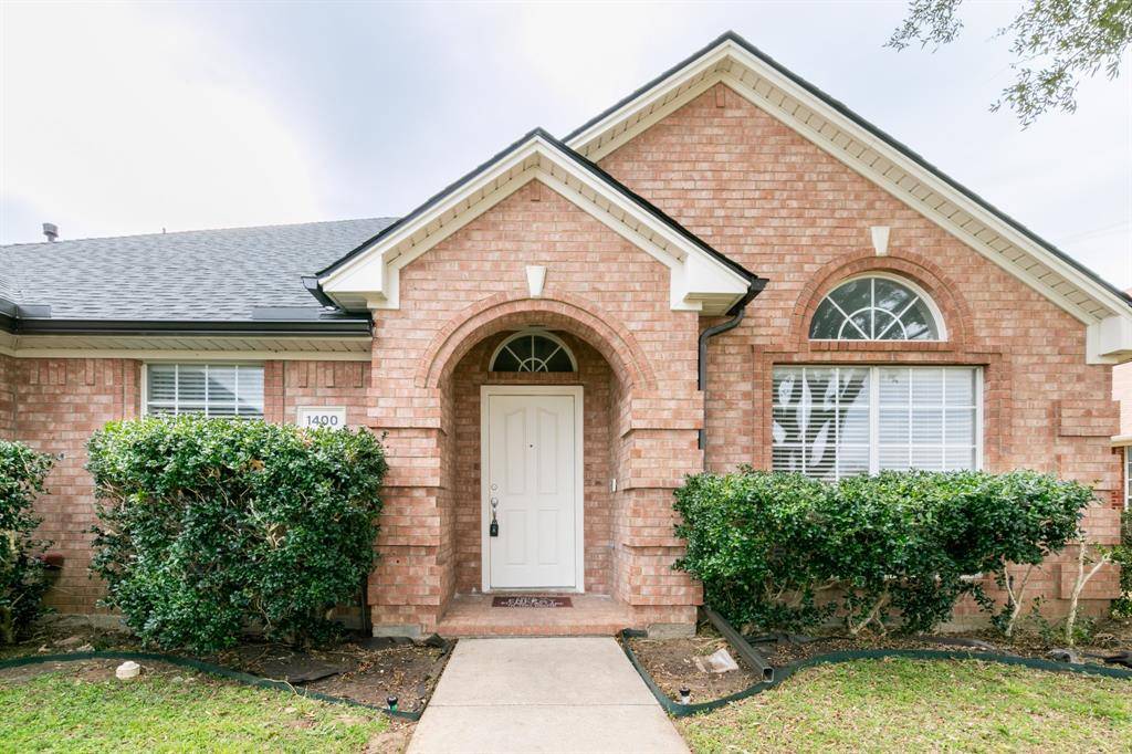 1400 Lyra Lane, Arlington, TX 76013