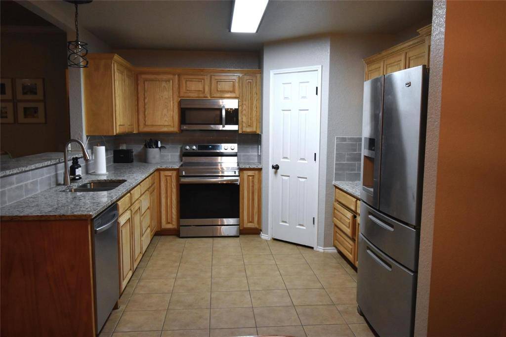 1008 Redfish Drive, Burleson, TX 76028