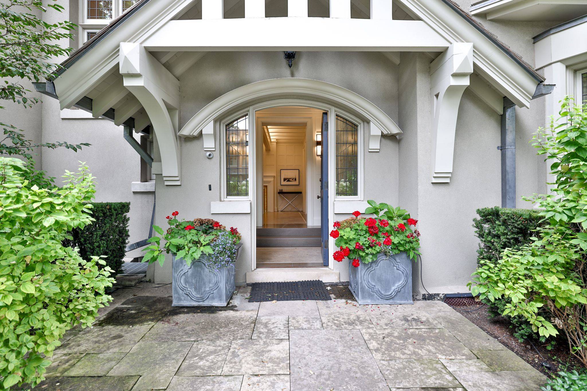 30 Whitney AVE, Toronto C09, ON M4W 2A8