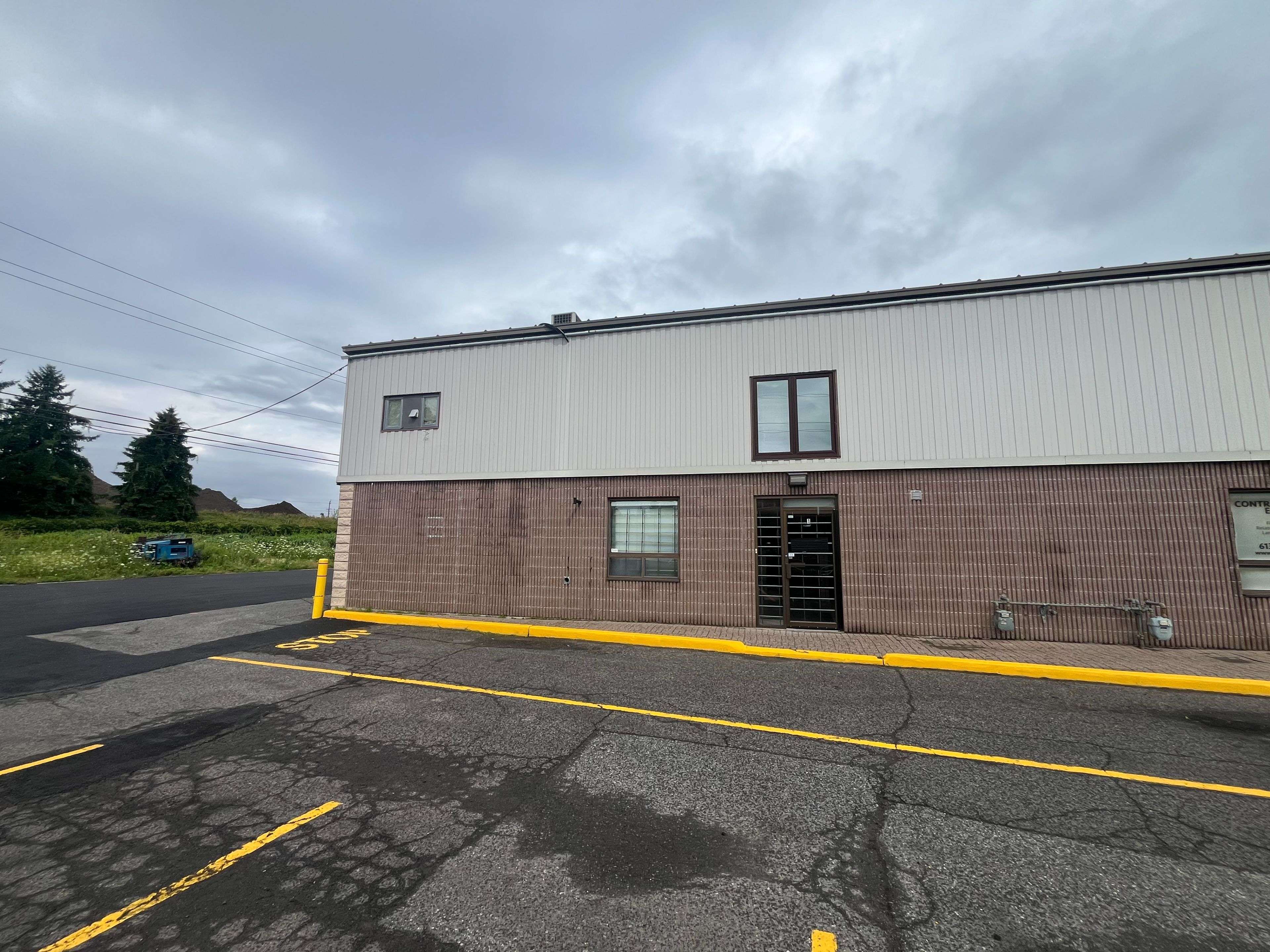 58 Antares DR #1, Country Place - Pineglen - Crestview And Area, ON K2E 7W6