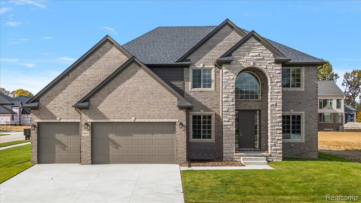 50437 MISTWOOD DR, Macomb Township, MI 48042